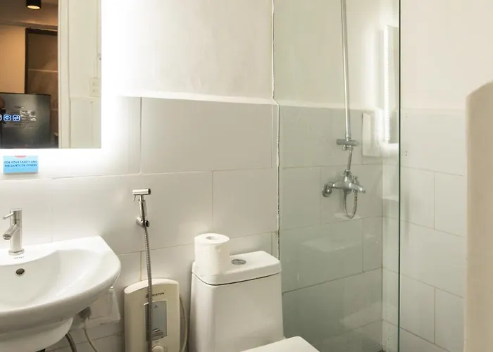 Homestay Homey And Cozey Poblacion Makati S02 *