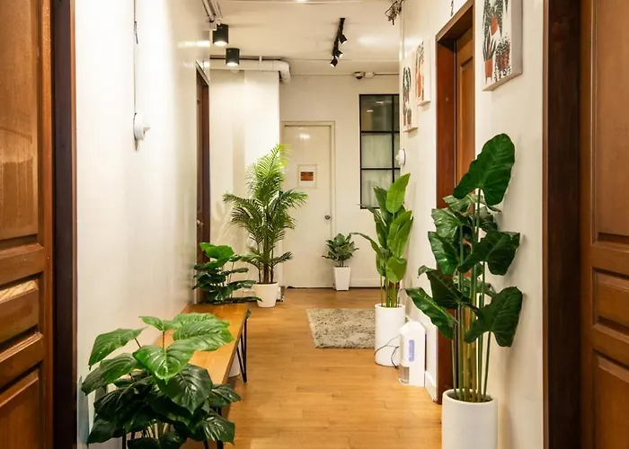 Homestay Homey And Cozey Poblacion Makati S02