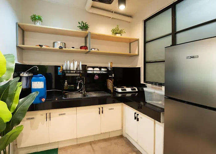 Homestay Homey And Cozey Poblacion Makati S02 *