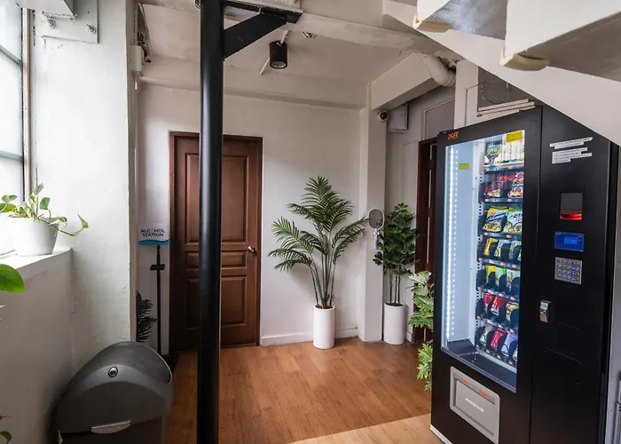 Homey And Cozey Poblacion Makati S02 Homestay *